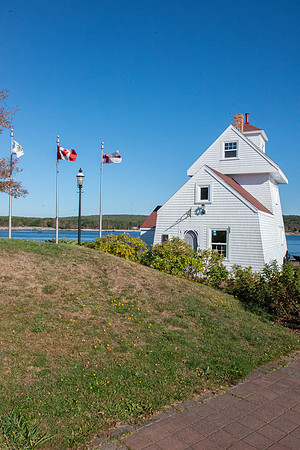 Nova Scotia-Ft. Point Light-1